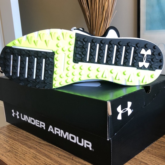 Given as a gift to a Guy who never had new golf shoes! - Picture 3 of 10